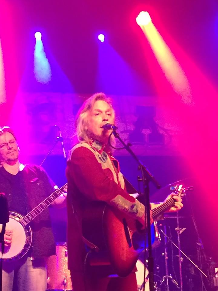 jim-lauderdale_2016-holiday-hoot2